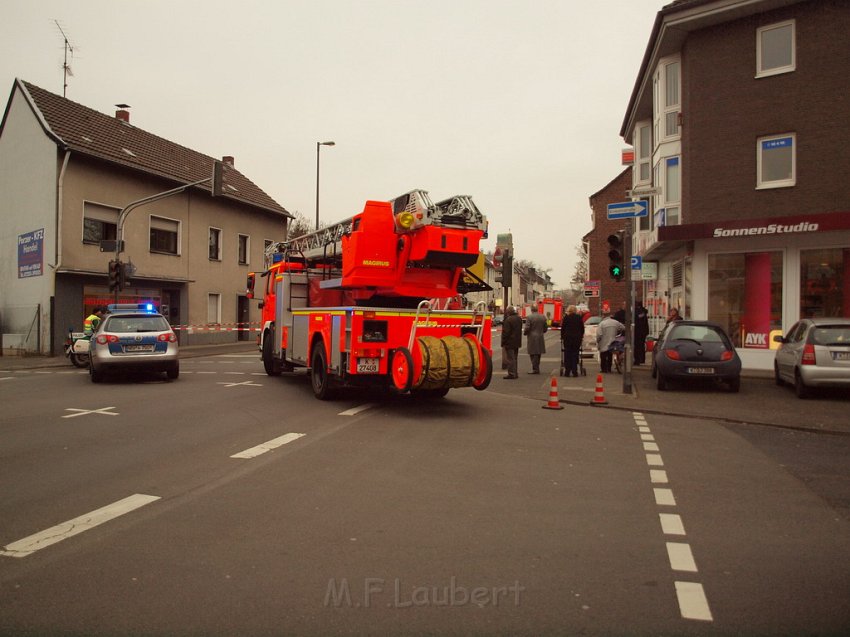 Weisses Pulver im Buero gefunden Koeln Porz Mitte Hauptstr P437.JPG